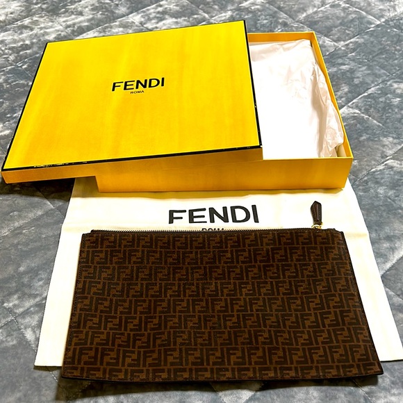 FENDI SUEDE CLUTCH - Picture 1 of 5